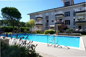 Beachside flat with shared pool